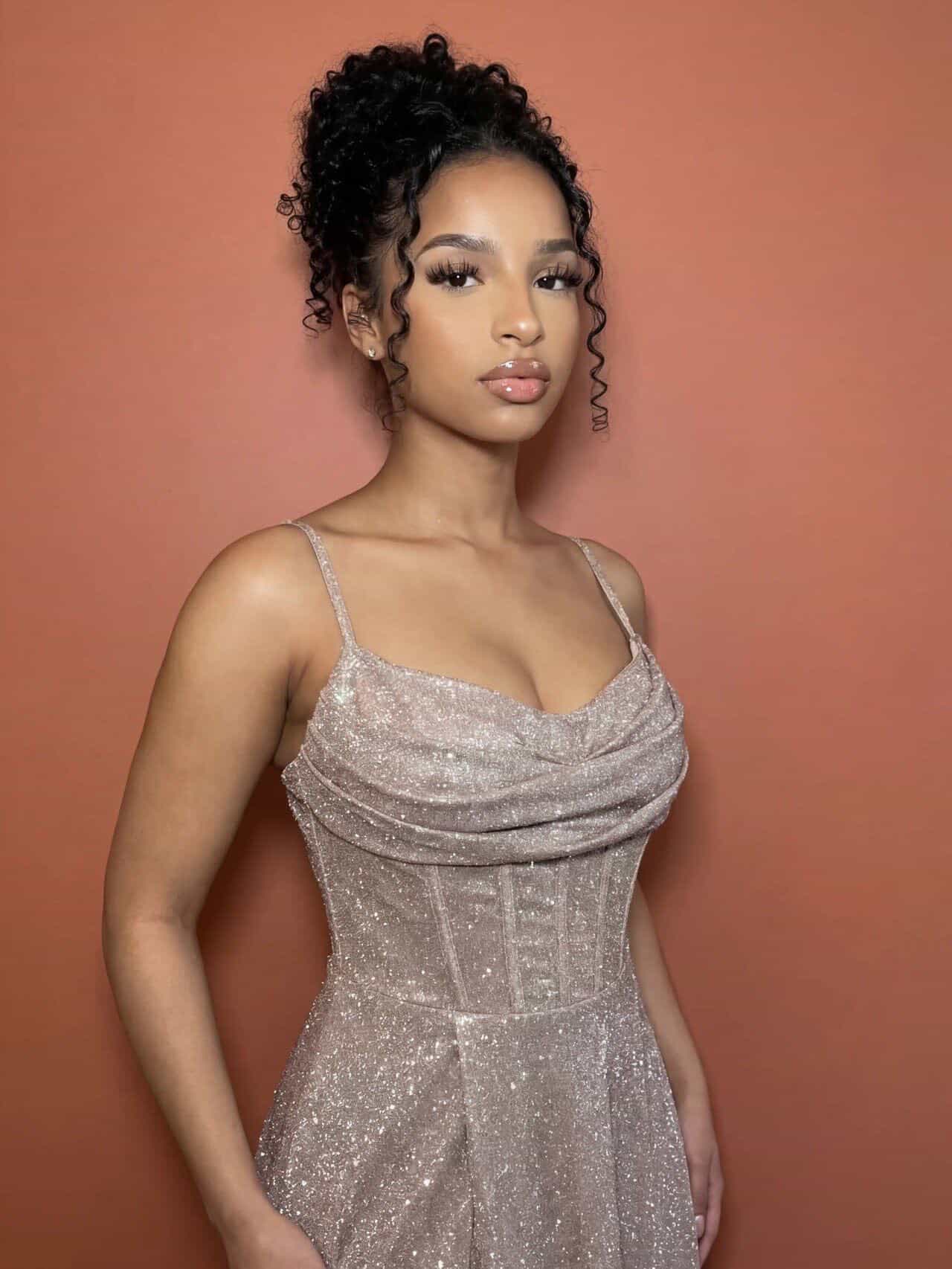 Robe de Soirée Beige Scintillante